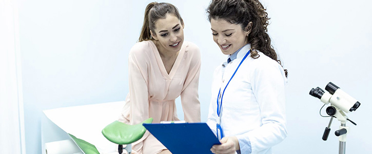 Imagem de uma consulta com ginecologista