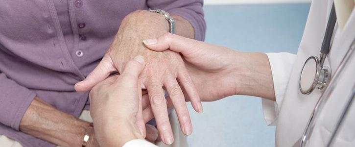 Imagem de uma consulta de um reumatologista